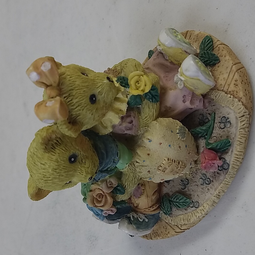 Teddy bear figurine
